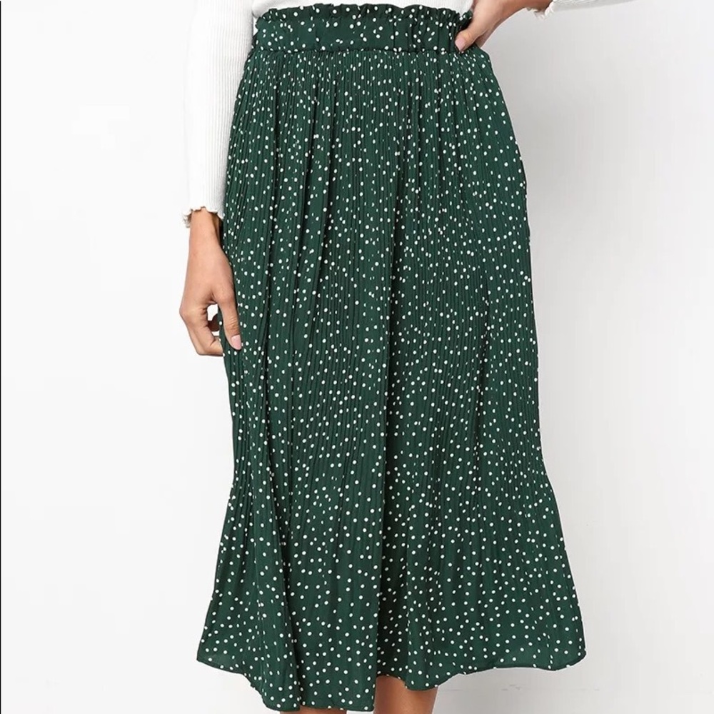 Green Polka Dot Retro Skirt - Picture 2 of 4